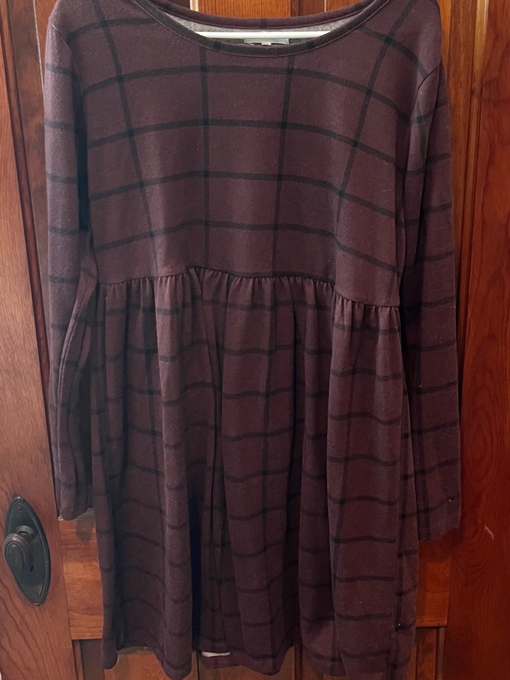 Womens Long-Sleeve Burgundy Windowpane Knit Dress